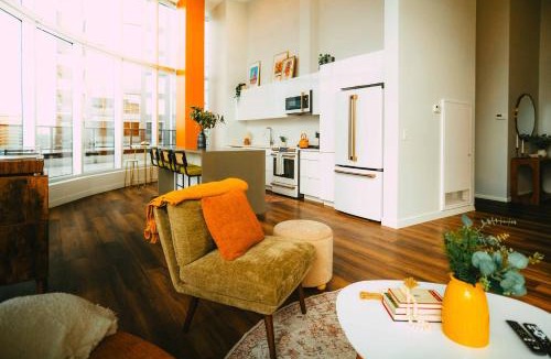 Downtown Halifax Apartment | Pause PH - Luxe Stay with Views - Free Parking
