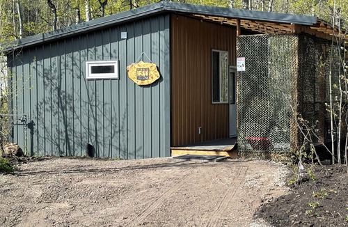 Mountain View Cabin | Payne Lake Wilderness Huts - Duck Blind