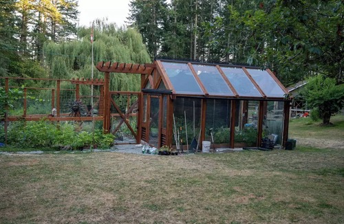 North Saanich House | Peaceful 1 BR Hideaway on 1 Acre w/Pond, Near Ferry, Airport & Nature