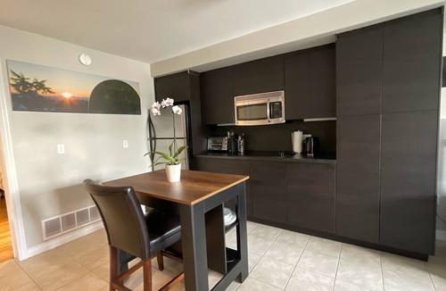 Bedford House | Peaceful apartment ☆ kitchen + WIFI + laundry + parking