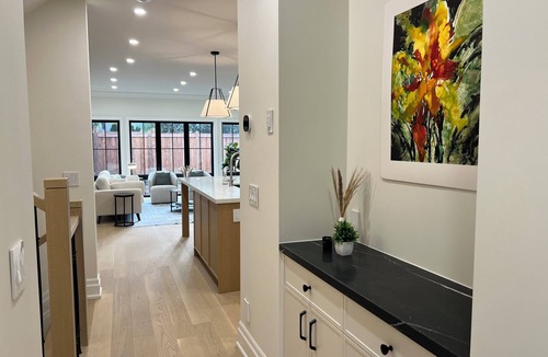 Oakville House | Peaceful Downtown Oakville Charming 4 bedroom house with WiFi & AC steps to lake