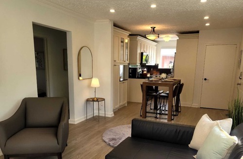 Newmarket House | Peaceful, relaxing 3-bedroom house with a big backyard in Newmarket