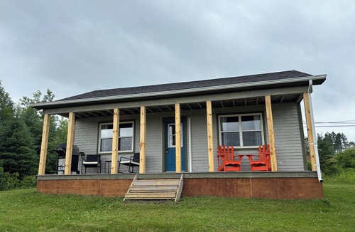 Souris Cottage | Peaceful river view cottage close to world class sandy beaches