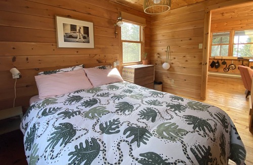Kingsburg Cabin | Peaceful Seaside Cottage Retreat