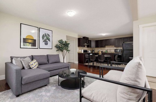 Regional District of Nanaimo House | Peaceful spacious 2BR Suite