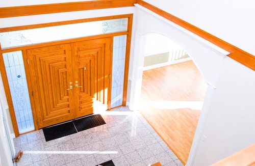 Burnaby House | Pearl House - Amazing Location close to Metrotown