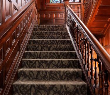 Inner Harbour Hotel | Pendray Inn and Tea House