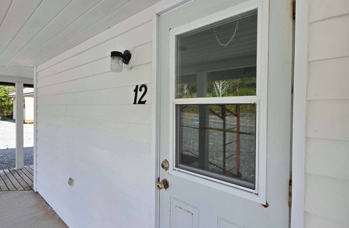 Hunts Point Apartment | Pent House at Hunts Point Beach Cottages