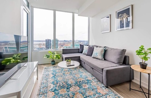 King West Village Condo | Penthouse 2BR-2Bath, Lake View