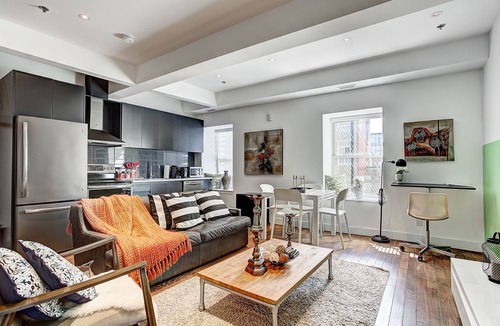 International District Apartment | Penthouse in the Saint Francois Xavier boutique - 304