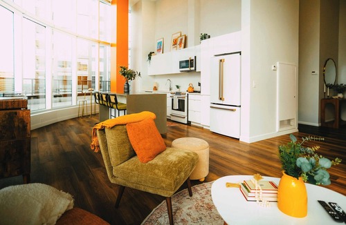 Halifax Bed & Breakfast | *Penthouse* - Luxe Stay with Views - Free Parking