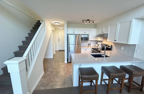 Quail Ridge Apartment | Penthouse Suite on Golf Course - 308