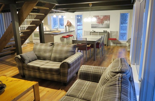 Beaupre Ski Chalet | PERFECT FOR FAMILY, NEAR ALPINE SKI AND GOLF.