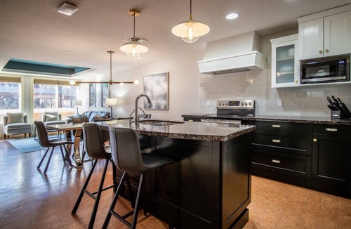 Canmore Apartment | Perfect Mountain Getaway with Pool & Hot Tub