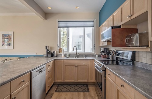 Silver Star Mountain House | Perfect Vacation Home for your Entire Family w/Private Hot Tub & Pet Friendly!