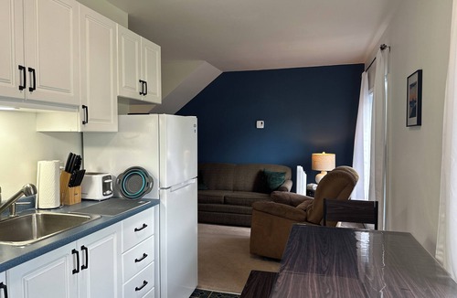 Pasadena Apartment | Perfectly Centered, Close to everything the West Coast has to offer!
