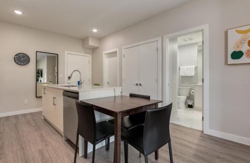 Shaganappi Apartment | Pet Friendly 2 Bed Close to Downtown
