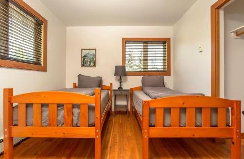 East Kootenay House | Pet Friendly 3 Bdrm Home with Hot Tub by StayIn