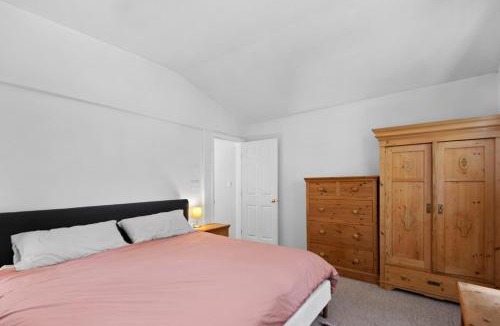 Shawnigan Lake House | Pet friendly Family home in Shawnigan Lake