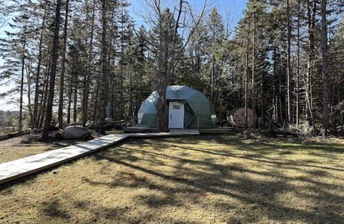 Seabright House | Pet-Friendly Glamping Dome close to Peggy’s Cove!