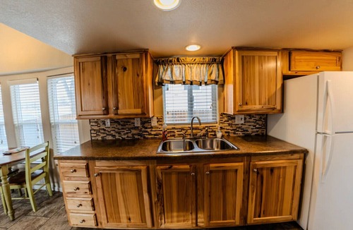 Moab House | Pet-Friendly Tiny Home Near Arches | Queen + Loft | Sleeps 6 | Sorrel River