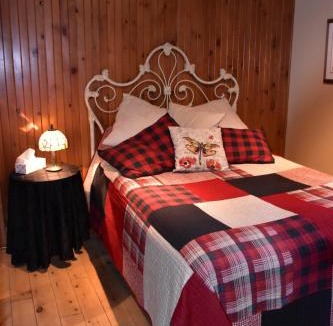 Sainte-Ann-des-Lacs Bed & Breakfast | PETIT COIN DE PARADIS
