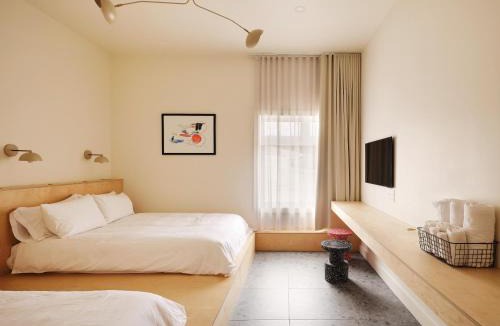 L'Ile-du-Havre-Aubert Hotel | Petit hôtel de la Montagne