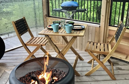 Tay Valley Cabin | Pine Brae Eco-Resort: Off-grid cabin with lake access & private hiking trails