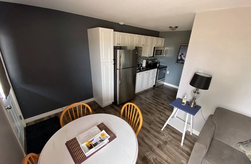 Rusticoville Hotel | Pines Motel