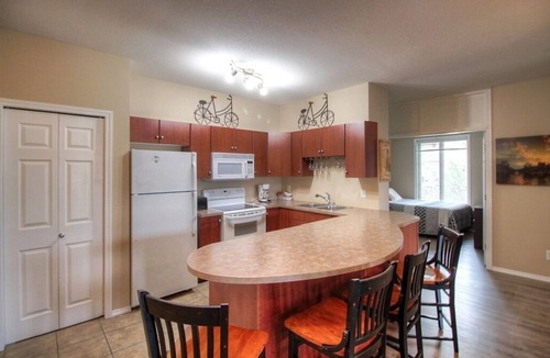 Quail Ridge Condo | Pinnacle Pointe Resort # 1202- 3Bedroom-2Bath - 90 Day Min -