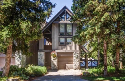 Upper Village House | Pinnacle Ridge 05 - Ski In Ski Out, Private Hot Tub, Gas Fireplace