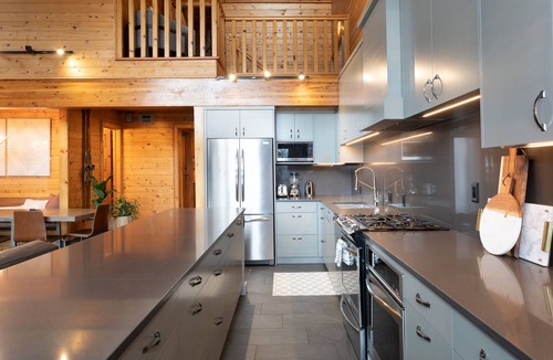 Upper Village House | Pinnacle Ridge 34 - Ski in Ski out, Private Hot Tub, Recently Renovated, Gas Fireplace