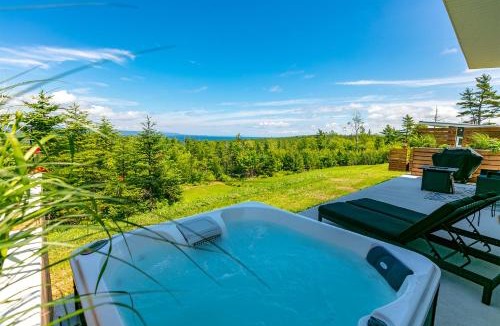 West Bay House | Piper's Creek Cottages