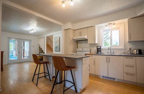 D'Autray Regional County Municipality Cottage | Piscine intérieure, ping pong, pet friendly.