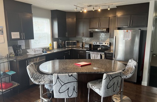 Wabamun House | Place to relax from your busy life.