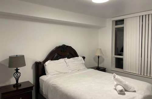 Downtown Mississauga Apartment | PlanURstay - City View Luxury Condo