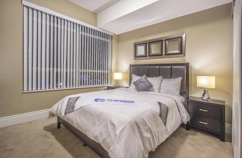 Downtown Mississauga Apartment | Platinum Suites Furnished Executive Suites