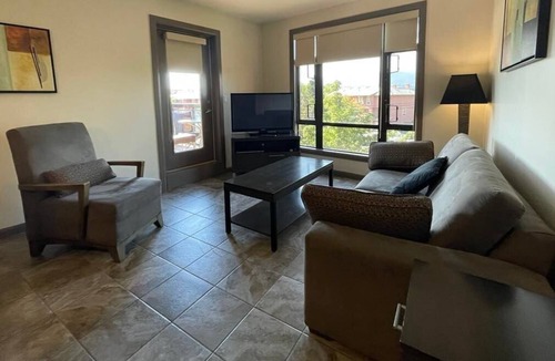 South Pandosy Condo | Playa Del Sol Two Bedroom With Den Courtyard View On 3rd Floor