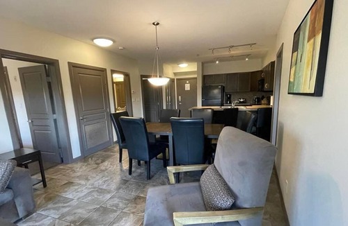 South Pandosy Condo | Playa Del Sol Two Bedroom With Den Courtyard View On 3rd Floor