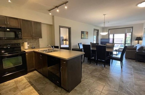 South Pandosy Condo | Playa Del Sol Two Bedroom With Den Courtyard View On 3rd Floor
