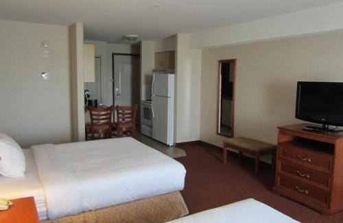 Dawson Creek Hotel | Pomeroy Inn and Suites Dawson Creek