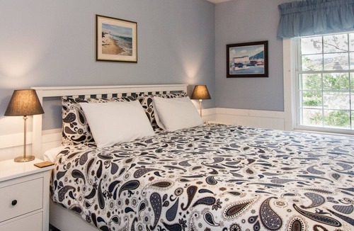 Wolfville Bed & Breakfast | Port Williams Room -KingBed, Patio, Downtown