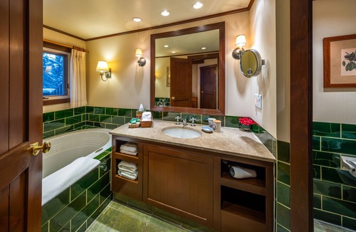 Lake Louise Hotel | Post Hotel & Spa
