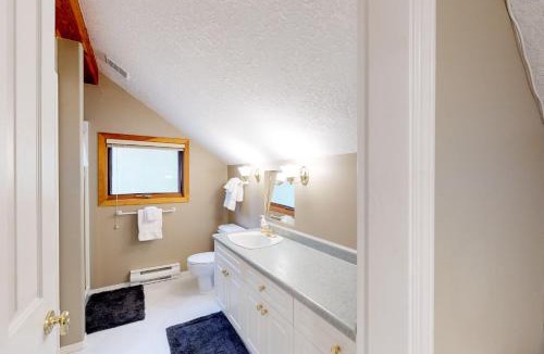 Snow Pine Estates Ski Chalet | Powder Paradise