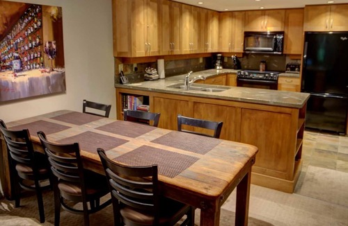 Blackcomb Condo | Powderhorn Newly Renovated, 3 Bedroom Condo, Minutes from Slope
