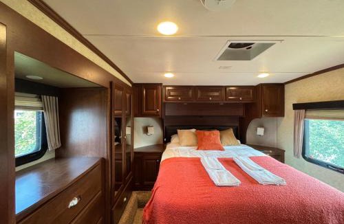 Stettler Apartment | Prairie Junction Resort - Furnished RV Apartments