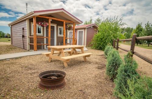 Stettler House | Prairie Junction Rustic Cabins Stettler