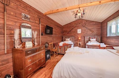 Stettler House | Prairie Junction Rustic Cabins Stettler