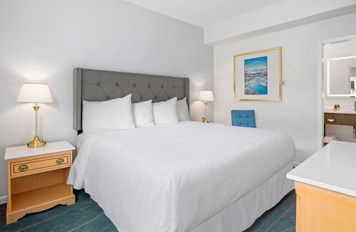 Trail Apartment | Premier Preferred King Room - Suite - 1 King with Kitchen
