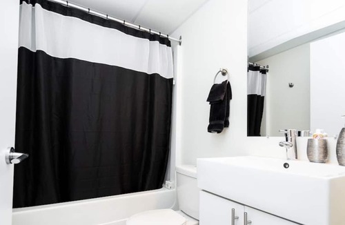 Downtown Winnipeg Condo | Premium 2BD Loft DT Heated Parking Rooftop Patio BBQ Gym Coffee